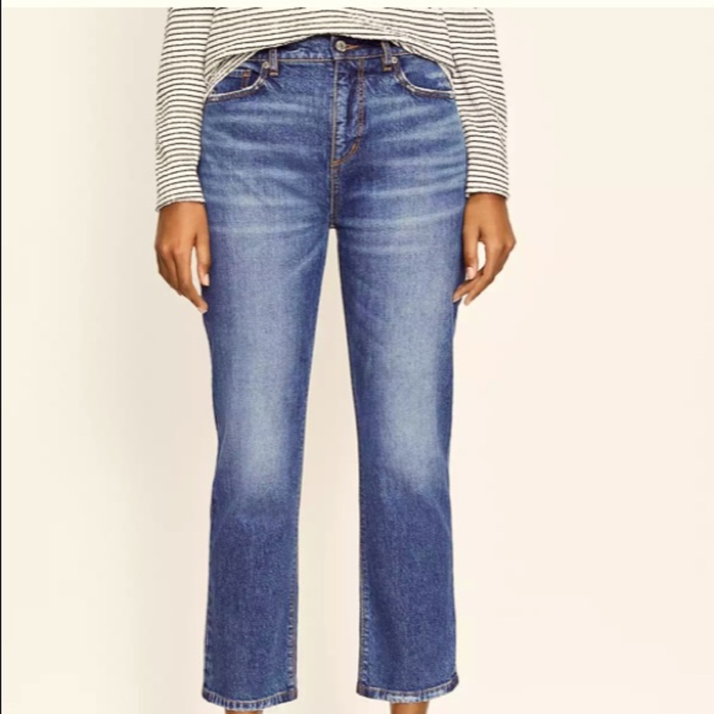 Loft outlet Curvy boyfriend stretch jeans cropped Size 14